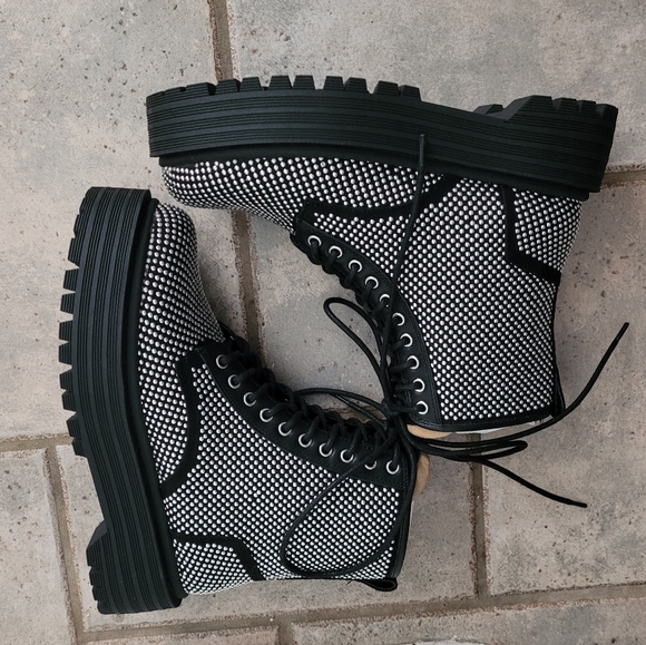 🤑SOLD🤑Gianni Bini non-Stop Studded Chunky Lug Sole Platform Booties - Picture 7 of 15